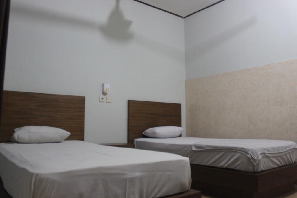 Ronta Bungalows Kuta  Room photo