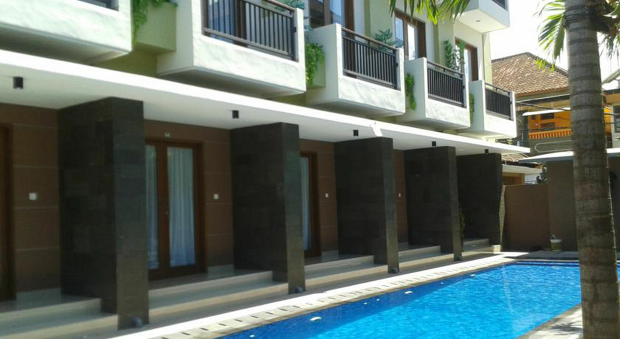 Ronta Bungalows Kuta  Exterior photo